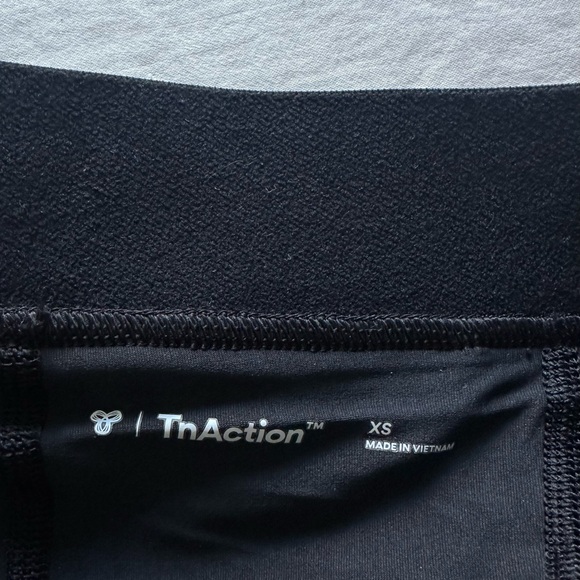 TNA golf/tennis/pickleball skirt - Picture 3 of 3